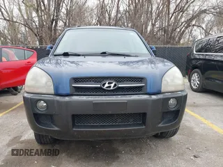 2006 Hyundai Tucson GLS with VIN KM8JN12D26U294624, listed as a IAAI auction lot 41853785 with 217,113 mi miles. Bid and sale history available at carsss.com. Image 6.