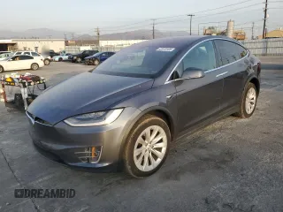 2021 Tesla Model X Long Range Plus with VIN 5YJXCDE25MF322146, listed as a Copart auction lot 42610185 with 81,185 mi miles and Salvage Title. Bid and sale history available at carsss.com. Image 1.