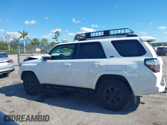 2021 Toyota 4Runner SR5 с VIN JTEEU5JR7M5249971, выставлен на аукционе IAAI как лот 40915613 с пробегом 41 547 миль миль и . История ставок и продаж доступна на DreamBid. Изображение 14.