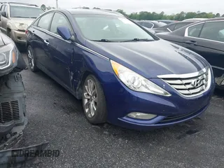 2012 Hyundai Sonata SE z VIN 5NPEC4AC5CH485157, wystawiony jako IAAI lot #42328758 z przebiegiem 222 576 mil mil oraz . Historia ofert i sprzedaży dostępna na DreamBid. Obrazek 1.