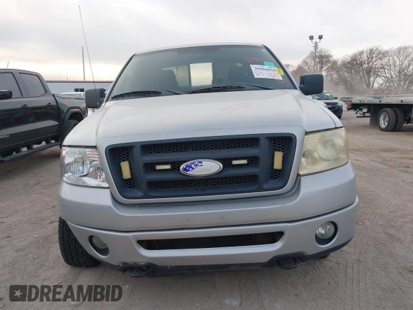 2006 Ford F-150 XLT with VIN 1FTPW14536FA32620, listed as a IAAI auction lot 40954768 with 194,303 mi miles. Bid and sale history available at carsss.com. Image 13.