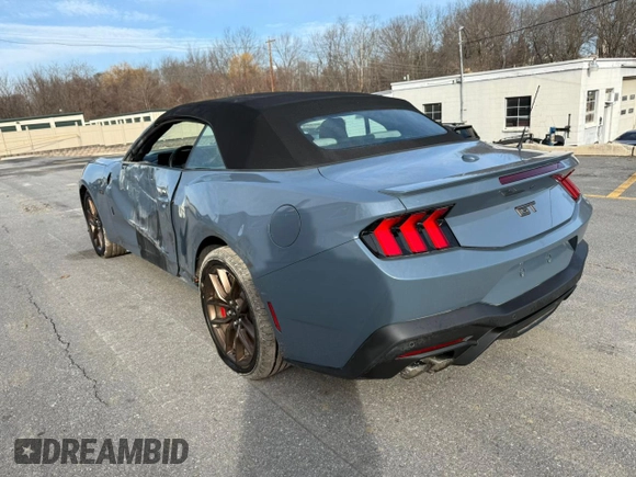 2024 Ford Mustang GT Premium with VIN 1FAGP8FF6R5100632, listed as a Copart auction lot 85925134 with 4,522 mi miles and Clean title. Bid and sale history available at DreamBid. Image 2.