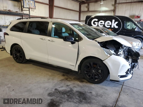 2021 Toyota Sienna XSE with VIN 5TDDRKEC5MS020642, listed as a Copart auction lot 49081755 with 53,489 mi miles and Salvage Title. Bid and sale history available at DreamBid. Image 4.