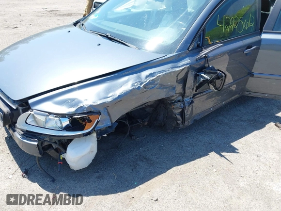 2010 Volvo S40 с VIN YV1390MS2A2489564, выставлен на аукционе IAAI как лот 42225612 с пробегом 146 491 миль миль и . История ставок и продаж доступна на DreamBid. Изображение 6.