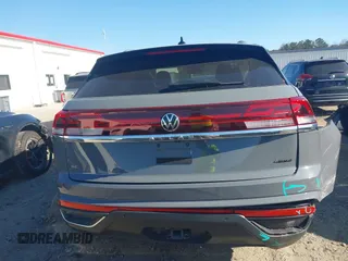 2024 Volkswagen Atlas SE with VIN 1V2KE2CA0RC215057, listed as a IAAI auction lot 41340342 with 21,440 mi miles and . Bid and sale history available at DreamBid. Image 16.