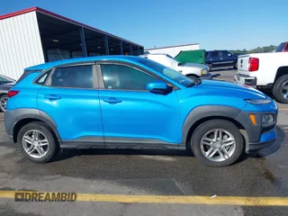 2019 Hyundai Kona SE с VIN KM8K12AA4KU296799, выставлен на аукционе IAAI как лот 42037709 с пробегом 50 656 миль миль и . История ставок и продаж доступна на DreamBid. Изображение 13.