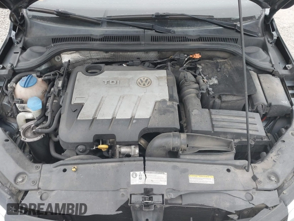 2014 Volkswagen Jetta TDI with VIN 3VWLL7AJ0EM389924, listed as a IAAI auction lot 41271290 with 241,452 mi miles and . Bid and sale history available at DreamBid. Image 10.