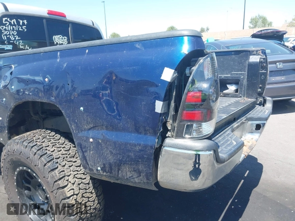 2008 Toyota Tacoma with VIN 5TEUU42N58Z522656, listed as a IAAI auction lot 42151670 with Not Provided miles and . Bid and sale history available at carsss.com. Image 18.