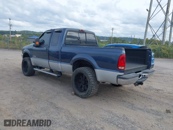 2004 Ford Super Duty F-250 XL with VIN 1FTNX21P04EA03269, listed as a IAAI auction lot 40376204 with 174,588 mi miles. Bid and sale history available at carsss.com. Image 3.