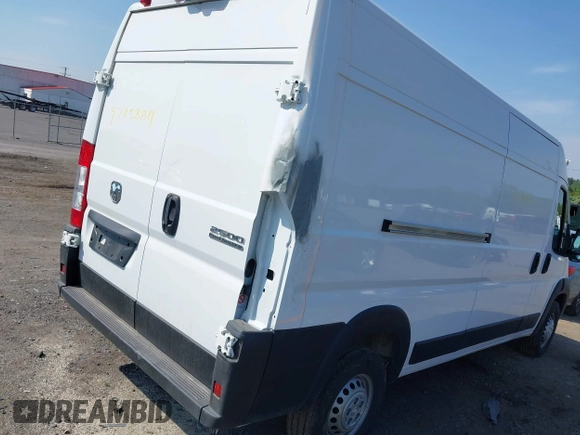 2025 Ram ProMaster Cargo Tradesman with VIN 3C6LRVDG6SE504125, listed as a IAAI auction lot 42158811 with 20,721 mi miles and . Bid and sale history available at DreamBid. Image 6.