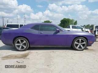 2014 Dodge Challenger R/T z VIN 2C3CDYBT0EH143576, wystawiony jako IAAI lot #42333984 z przebiegiem 189 874 mil mil oraz . Historia ofert i sprzedaży dostępna na DreamBid. Obrazek 13.