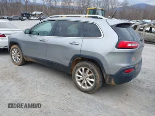 2015 Jeep Cherokee Limited with VIN 1C4PJMDS3FW576332, listed as a IAAI auction lot 41618035 with 203,620 mi miles. Bid and sale history available at carsss.com. Image 3.