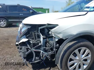 2019 Nissan Rogue SV with VIN KNMAT2MV2KP538352, listed as a IAAI auction lot 42036463 with 69,438 mi miles. Bid and sale history available at carsss.com. Image 6.