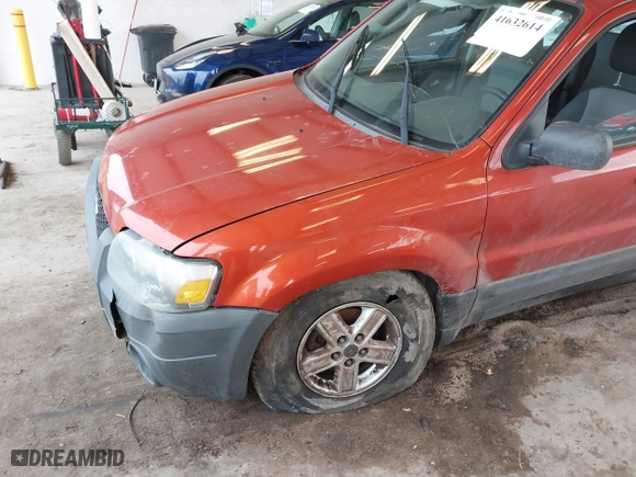 2007 Ford Escape XLS with VIN 1FMYU92Z27KA84677, listed as a IAAI auction lot 41632614 with 1 mi miles. Bid and sale history available at carsss.com. Image 6.