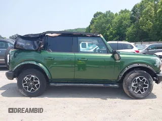 2024 Ford Bronco Outer Banks z VIN 1FMEE8BPXRLA06492, wystawiony jako IAAI lot #42365356 z przebiegiem 17 565 mil mil oraz . Historia ofert i sprzedaży dostępna na DreamBid. Obrazek 13.