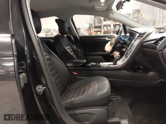 2013 Ford Fusion SE with VIN 3FA6P0HR1DR340651, listed as a IAAI auction lot 41078657 with 156,658 mi miles. Bid and sale history available at carsss.com. Image 5.