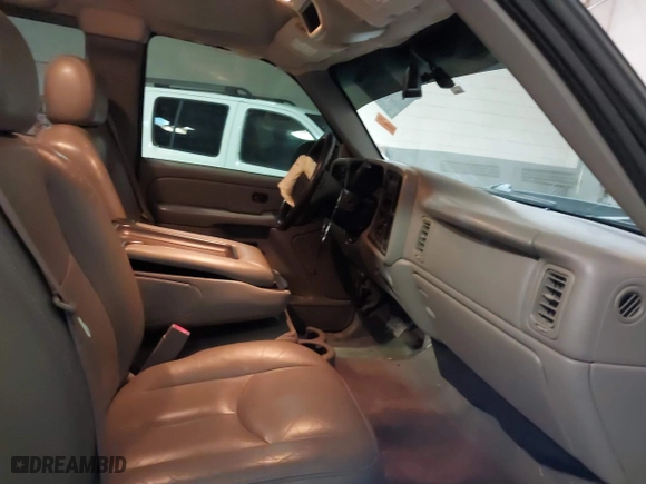 2006 Chevrolet Silverado 1500 LT2 with VIN 1GCEK19B96Z181792, listed as a IAAI auction lot 41355159 with 134,885 mi miles. Bid and sale history available at carsss.com. Image 5.