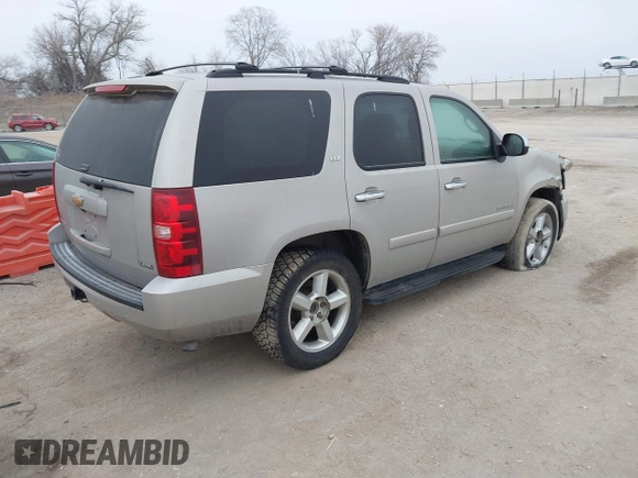 2007 Chevrolet Tahoe LTZ z VIN 1GNFK13037J332824, wystawiony jako IAAI lot #41505874 z przebiegiem 219 823 mil mil oraz . Historia ofert i sprzedaży dostępna na DreamBid. Obrazek 4.