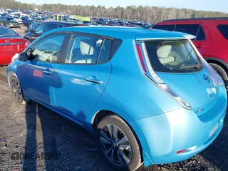 2015 Nissan LEAF SV with VIN 1N4AZ0CP1FC318788, listed as a IAAI auction lot 41572300 with 144,452 mi miles. Bid and sale history available at carsss.com. Image 3.