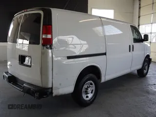 2020 Chevrolet Express Cargo Van with VIN 1GCWGAFG5L1252745, listed as a Copart auction lot 88163105 with 62,360 mi miles and Clean Title. Bid and sale history available at carsss.com. Image 3.