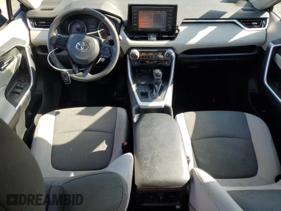2020 Toyota RAV4 XLE z VIN 2T3P1RFV7LC097508, wystawiony jako Copart lot #56214145 z przebiegiem 90 074 mil mil oraz Szkoda całkowita • Salvage title. Historia ofert i sprzedaży dostępna na DreamBid. Obrazek 8.