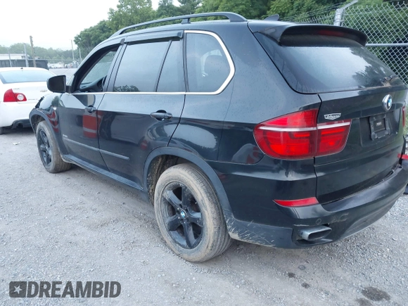 2013 BMW X5 xDrive50i с VIN 5UXZV8C57D0C15445, выставлен на аукционе IAAI как лот 42508989 с пробегом 102 212 миль миль и . История ставок и продаж доступна на DreamBid. Изображение 3.