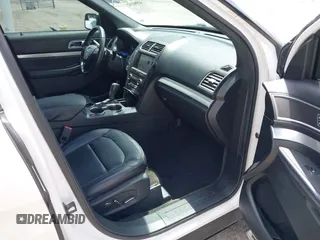 2017 Ford Explorer XLT with VIN 1FM5K7D89HGE21643, listed as a IAAI auction lot 42080182 with 125,437 mi miles and . Bid and sale history available at carsss.com. Image 5.