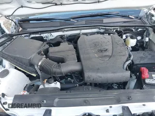 2023 Toyota Tacoma SR5 z VIN 3TYAZ5CN6PT039427, wystawiony jako IAAI lot #40866490 z przebiegiem 18 481 mil mil oraz . Historia ofert i sprzedaży dostępna na DreamBid. Obrazek 10.