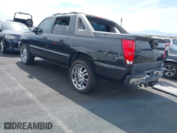 2005 Chevrolet Avalanche LS z VIN 3GNEC12Z25G157070, wystawiony jako IAAI lot #41885755 z przebiegiem 188 979 mil mil oraz . Historia ofert i sprzedaży dostępna na DreamBid. Obrazek 3.
