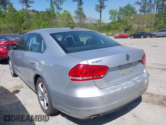 2013 Volkswagen Passat SE w/Sunroof & Nav with VIN 1VWBP7A37DC089122, listed as a IAAI auction lot 42050835 with 189,316 mi miles. Bid and sale history available at carsss.com. Image 3.