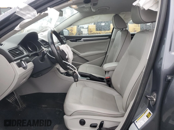 2018 Volkswagen Passat S z VIN 1VWAA7A35JC007820, wystawiony jako Copart lot #43833425 z przebiegiem 78 434 mil mil oraz Szkoda całkowita • Salvage title. Historia ofert i sprzedaży dostępna na DreamBid. Obrazek 7.