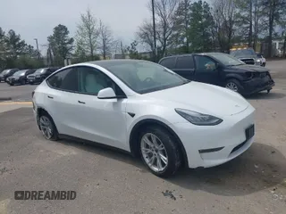 2022 Tesla Model Y Long Range z VIN 7SAYGDEE7NF367810, wystawiony jako IAAI lot #41531292 z przebiegiem 68 879 mil mil oraz . Historia ofert i sprzedaży dostępna na DreamBid. Obrazek 1.