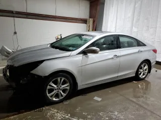 2013 Hyundai Sonata Limited with VIN 5NPEC4AC1DH614335, listed as a Copart auction lot 88629155 with 170,464 mi miles and Non Repairable. Bid and sale history available at carsss.com. Image 1.