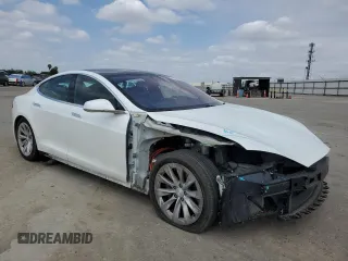 2018 Tesla Model S 75D z VIN 5YJSA1E27JF247900, wystawiony jako Copart lot #52014375 z przebiegiem 106 670 mil mil oraz Szkoda całkowita • Salvage title. Historia ofert i sprzedaży dostępna na DreamBid. Obrazek 4.