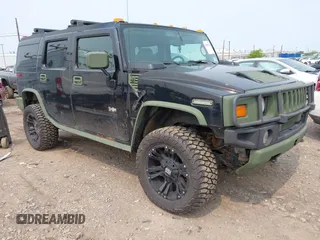 2004 Hummer H2 z VIN 5GRGN23U44H114888, wystawiony jako IAAI lot #42402543 z przebiegiem 129 490 mil mil oraz . Historia ofert i sprzedaży dostępna na DreamBid. Obrazek 1.