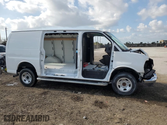 2024 Chevrolet Express Cargo with VIN 1GCWGAFP4R1183474, listed as a Copart auction lot 54072775 with Not provided miles and Clean title. Bid and sale history available at DreamBid. Image 4.