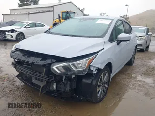 2024 Nissan Versa SV z VIN 3N1CN8EV1RL882882, wystawiony jako IAAI lot #41522203 z przebiegiem 4 673 mil mil oraz . Historia ofert i sprzedaży dostępna na DreamBid. Obrazek 19.