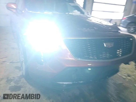 2019 Cadillac XT4 FWD Sport z VIN 1GYFZER43KF176425, wystawiony jako Copart lot #45782685 z przebiegiem 94 986 mil mil oraz Szkoda całkowita • Salvage title. Historia ofert i sprzedaży dostępna na DreamBid. Obrazek 11.