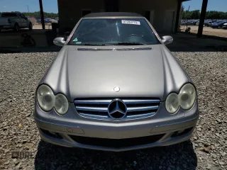 2008 Mercedes-Benz CLK 350 z VIN WDBTK56FX8T092386, wystawiony jako Copart lot #57283715 z przebiegiem 126 696 mil mil oraz Szkoda całkowita • Salvage title. Historia ofert i sprzedaży dostępna na DreamBid. Obrazek 5.