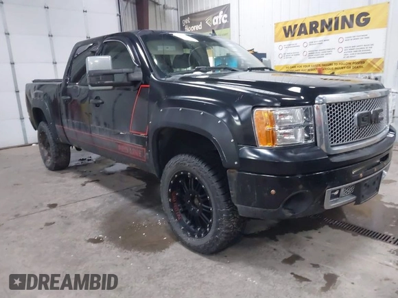 2010 GMC Sierra 1500 Denali z VIN 3GTRKXE20AG272226, wystawiony jako IAAI lot #41958283 z przebiegiem 244 627 mil mil oraz . Historia ofert i sprzedaży dostępna na DreamBid. Obrazek 1.