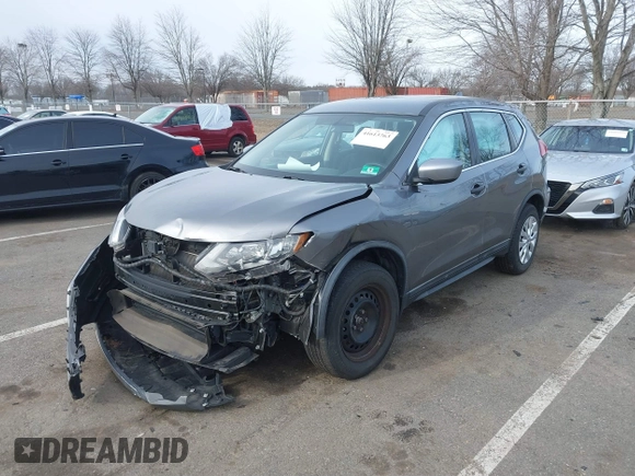 2018 Nissan Rogue SV z VIN KNMAT2MV5JP585695, wystawiony jako IAAI lot #41613763 z przebiegiem 45 091 mil mil oraz . Historia ofert i sprzedaży dostępna na DreamBid. Obrazek 6.