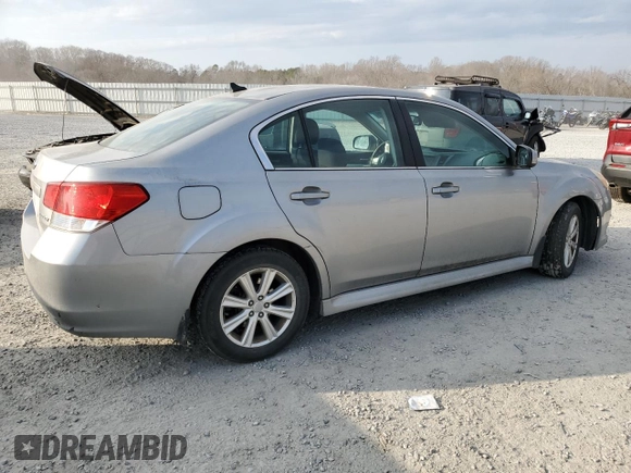 2011 Subaru Legacy Premium z VIN 4S3BMBF62B3226224, wystawiony jako Copart lot #44146705 z przebiegiem 116 888 mil mil oraz Szkoda całkowita • Salvage title. Historia ofert i sprzedaży dostępna na DreamBid. Obrazek 3.