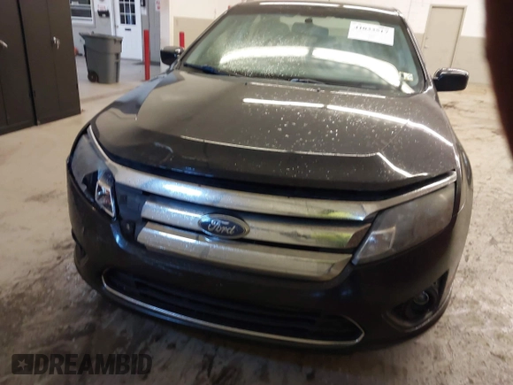 2010 Ford Fusion SE with VIN 3FAHP0HA3AR169898, listed as a IAAI auction lot 41033517 with 194,856 mi miles. Bid and sale history available at carsss.com. Image 12.