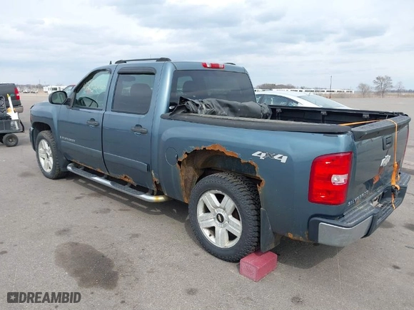 2007 Chevrolet Silverado 1500 LT w/2LT with VIN 2GCEK13M071669436, listed as a IAAI auction lot 41873226 with NaN miles. Bid and sale history available at carsss.com. Image 3.