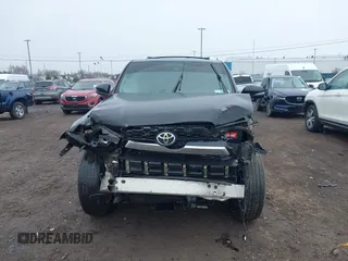 2018 Toyota 4Runner SR5 z VIN JTEBU5JR2J5579001, wystawiony jako IAAI lot #41996934 z przebiegiem 69 066 mil mil oraz . Historia ofert i sprzedaży dostępna na DreamBid. Obrazek 6.
