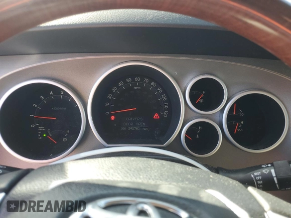 2016 Toyota Sequoia Platinum with VIN 5TDDW5G10GS135028, listed as a Copart auction lot 88005725 with 242,760 mi miles and Salvage Title. Bid and sale history available at carsss.com. Image 9.