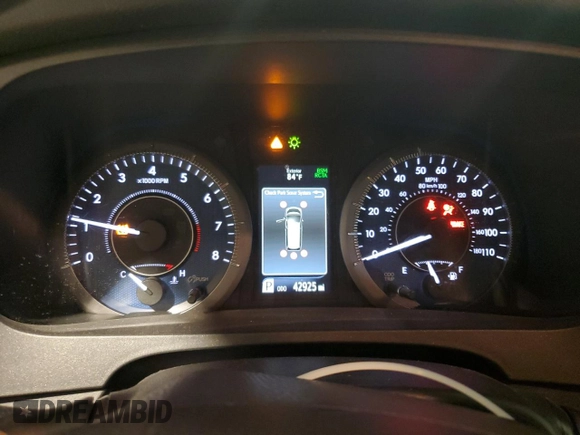 2019 Toyota Sienna XLE with VIN 5TDDZ3DC0KS218985, listed as a Copart auction lot 62550935 with 42,925 mi miles and Salvage title. Bid and sale history available at DreamBid. Image 9.