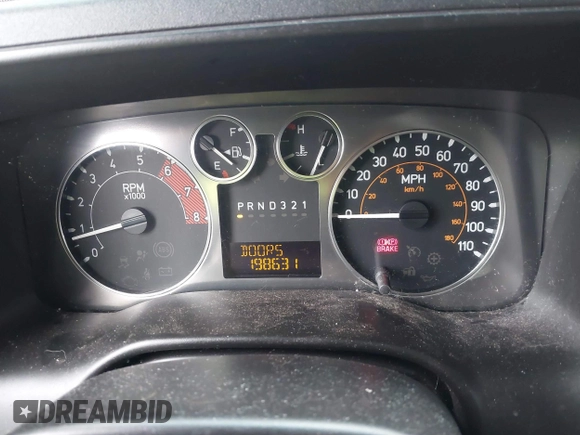 2008 Hummer H3 SUV Alpha with VIN 5GTEN63L388197946, listed as a IAAI auction lot 41695619 with 198,631 mi miles. Bid and sale history available at carsss.com. Image 7.