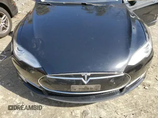 2014 Tesla Model S 60 with VIN 5YJSA1H10EFP34137, listed as a Copart auction lot 47645795 with Not provided miles and Salvage title. Bid and sale history available at DreamBid. Image 11.