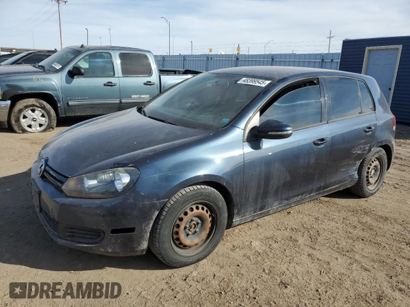 2013 Volkswagen Golf w/Conv z VIN WVWDB7AJ7DW024682, wystawiony jako Copart lot #48399545 z przebiegiem 103 935 mil mil oraz Czysty tytuł • Clean title. Historia ofert i sprzedaży dostępna na DreamBid. Obrazek 1.